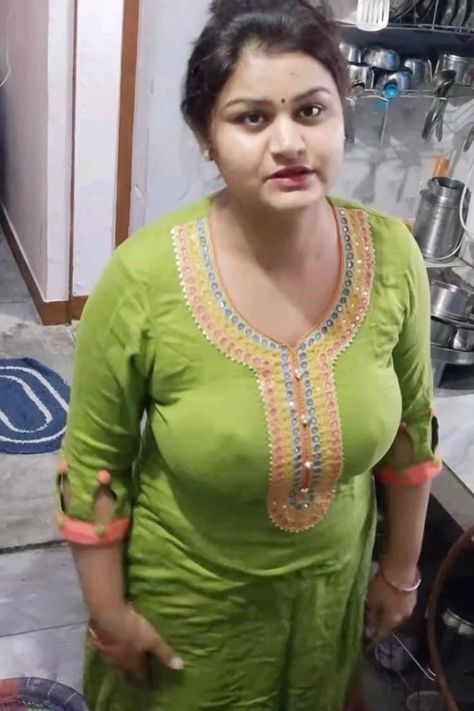 Kannada Serial Actress Busty Cleavage (10)