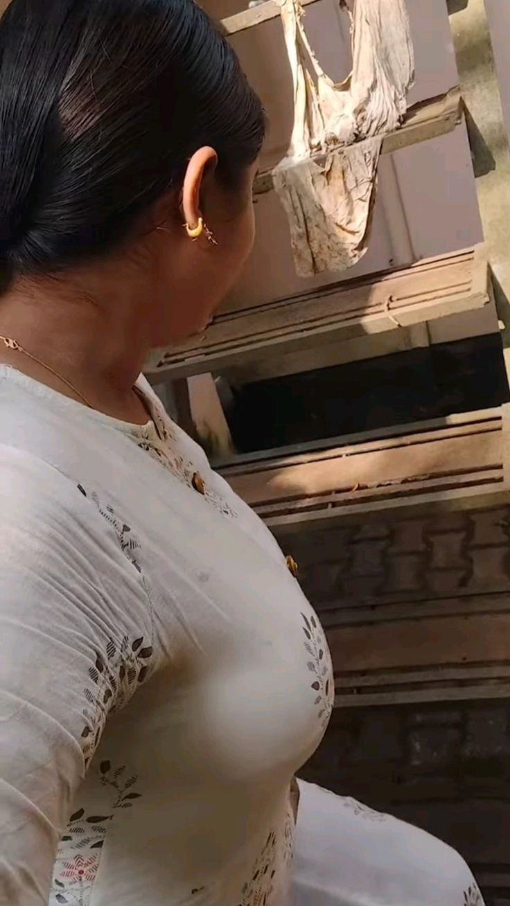 Kannada Serial Actress Busty Cleavage (18)