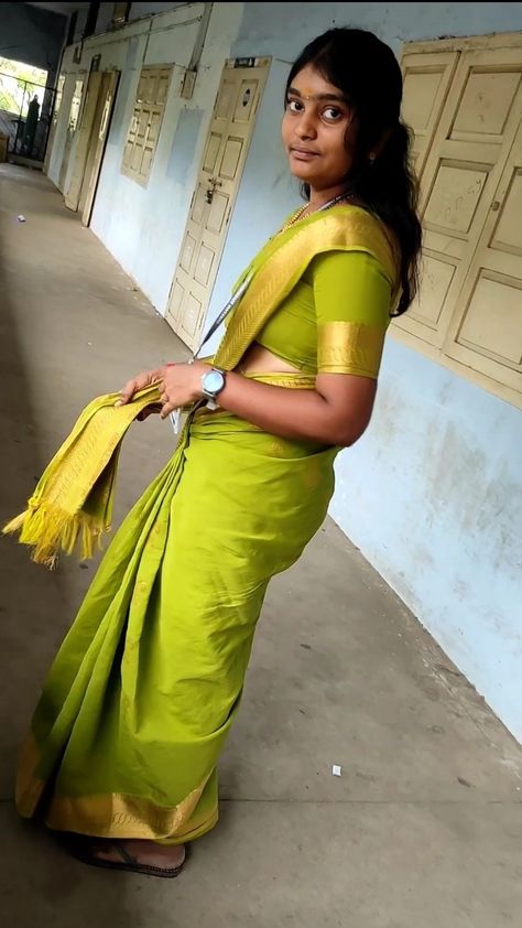 Kannada Serial Actress Hot Saree Blouse (1)