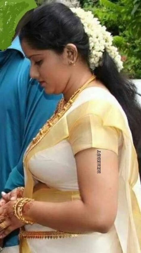 Kannada Serial Actress Hot Saree Blouse (9)