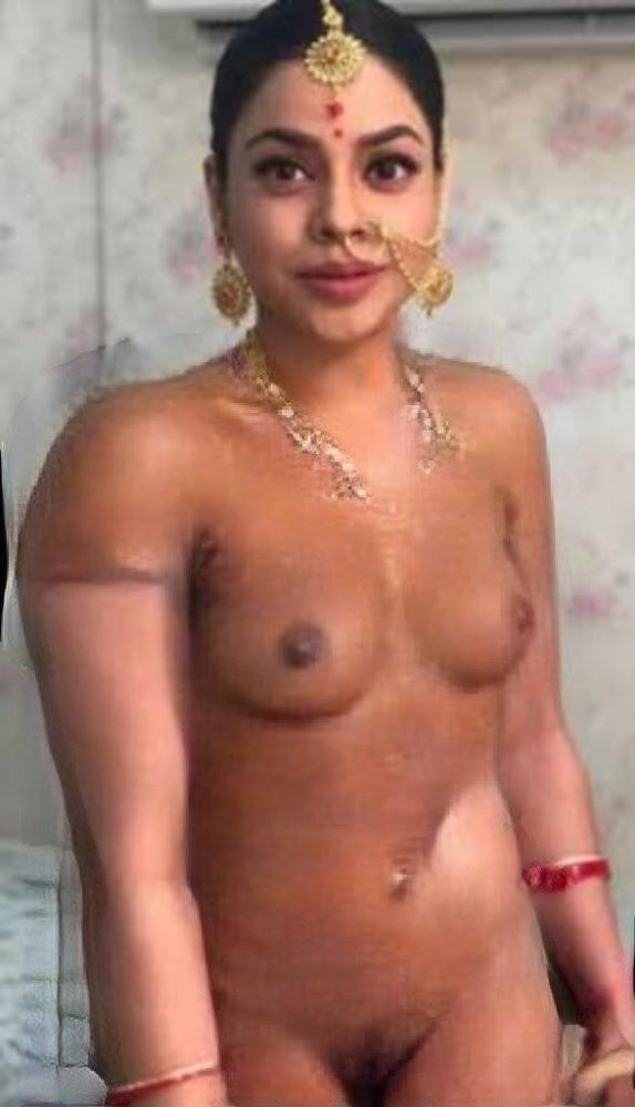Sumona Chakravarti blouse bra removed small boobs black nipple, Heroine.Fun